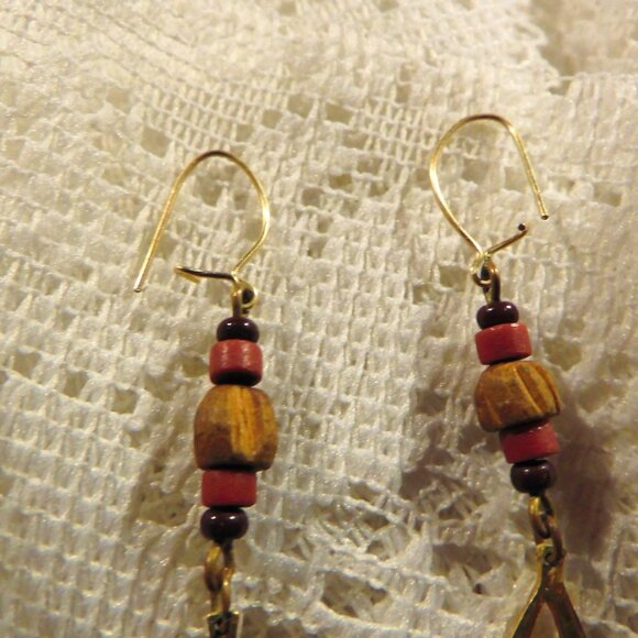 MEXICAN HAMMERED GOLD with SEED / WOOD ACCENTING - Picture 3 of 3